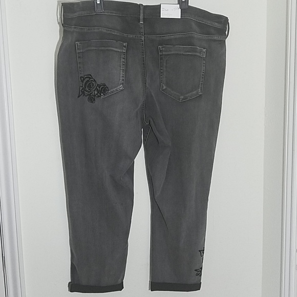 🆕️ Jessica Simpson Destructed Flocked Mika Jeans - Picture 8 of 8